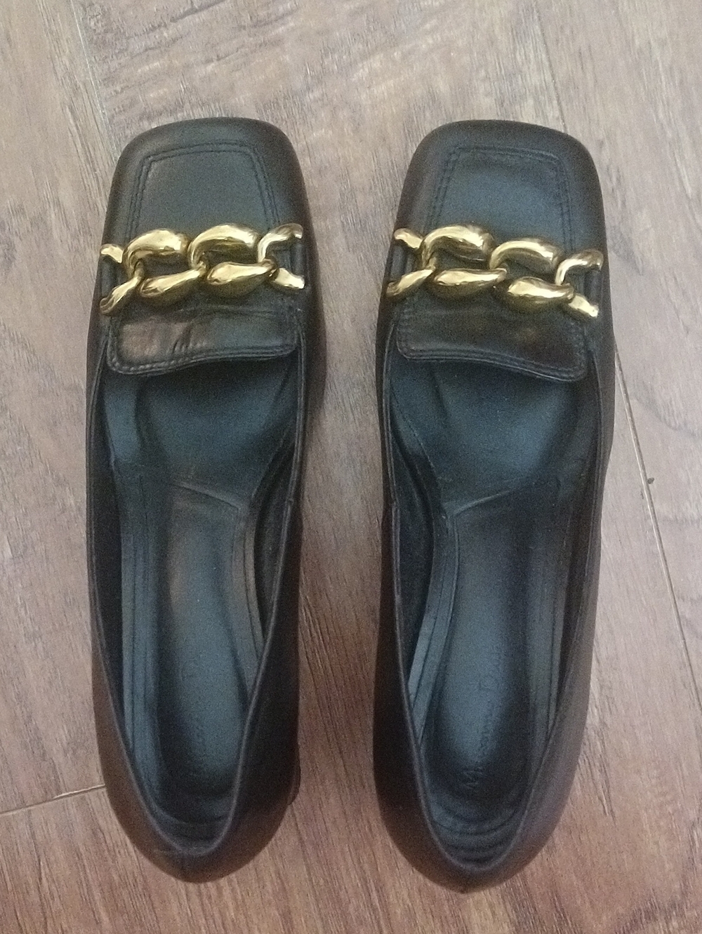 Massimo Ditto Classic Black Loafers with Gold Chain Accent
